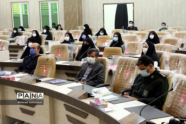 مراسم تجلیل از معلمان منتخب بسیجی در ارومیه