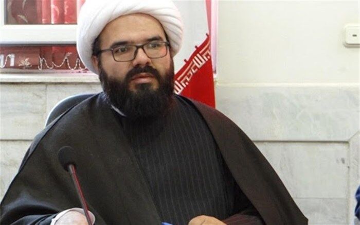 مقام معلم باید به جایگاه اصلی خود برسد