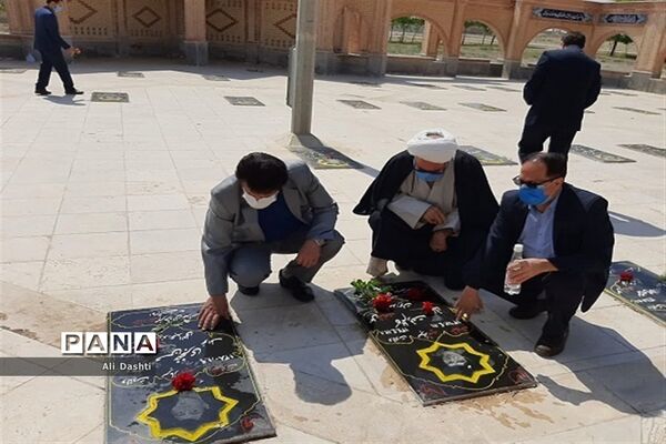 غبارروبی وگلباران مزار شهدا بجنورد