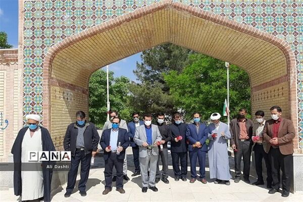 غبارروبی وگلباران مزار شهدا بجنورد