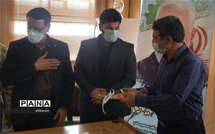 معلمان نمونه بخش آسفیچ بهاباد  تجلیل شدند