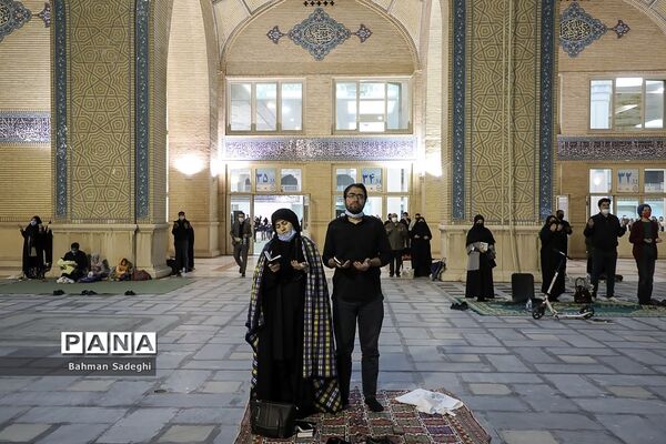 احیای شب بیست و یکم ماه رمضان در مصلی تهران