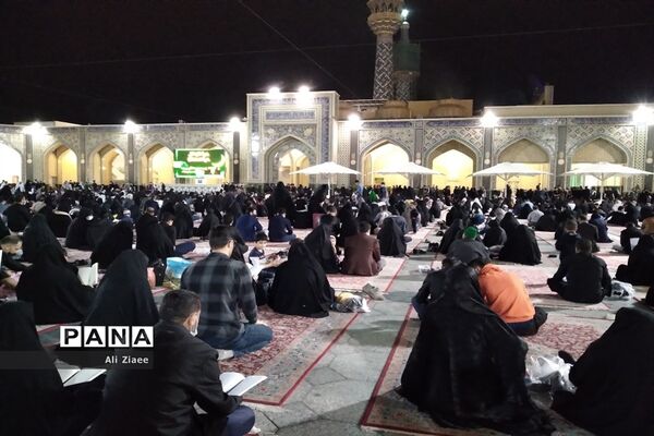 مراسم احیای شب قدر در حرم مطهر رضوی