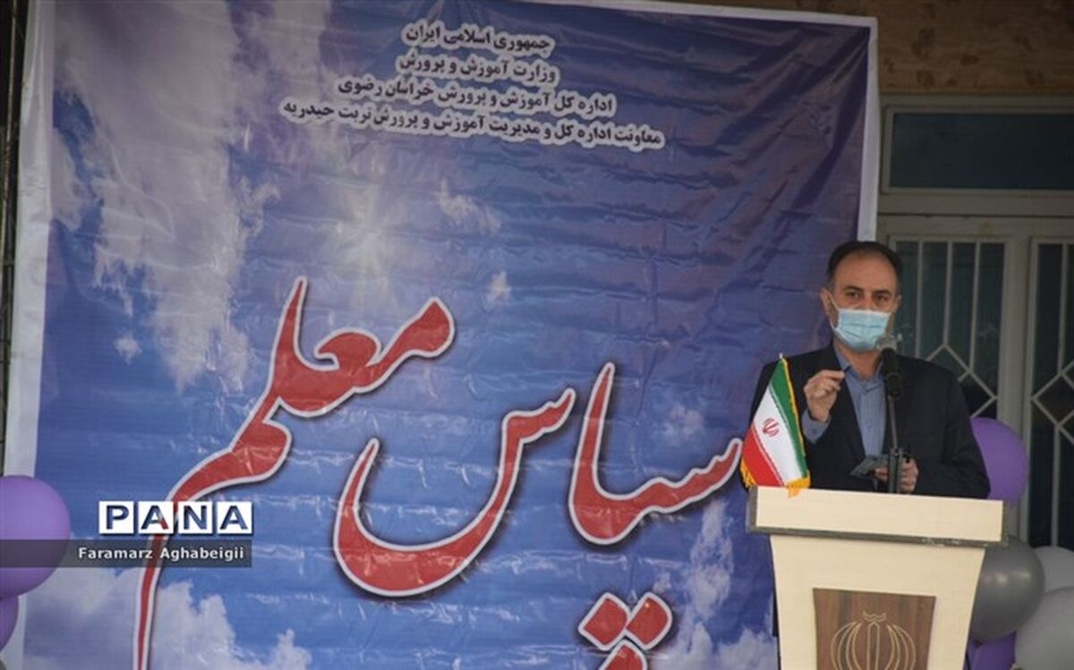 زحمات معلمان همانند کادر سلامت ارزشمند و قابل قدردانی است