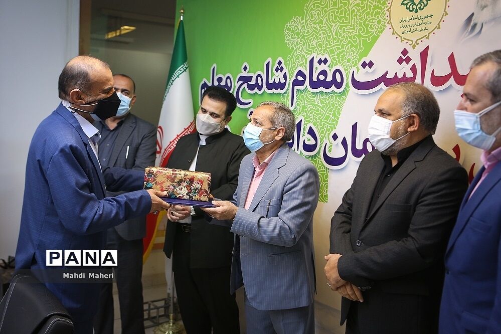 تقدیر از مربیان و دانش‌آموزان برتر سازمان دانش‌آموزی