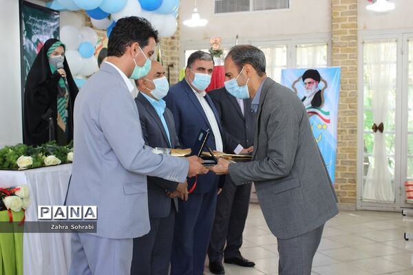 مراسم تجلیل از مدیران و معلمان برتر استانی و منطقه‌ای آموزش و پرورش اسلامشهر