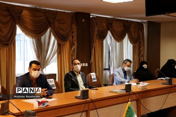 حضور معاون پرورشی و فرهنگی آموزش و پرورش خراسان رضوی و روسای ادارات داخلی این حوزه در ناحیه 4  مشهد