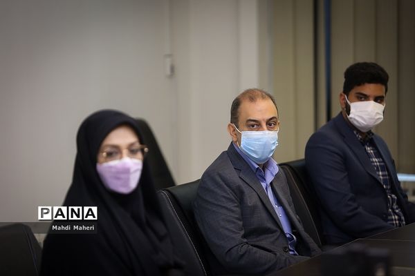 مراسم هفته گرامیداشت مقام شامخ معلم و سالروز تاسیس سازمان دانش‌آموزی