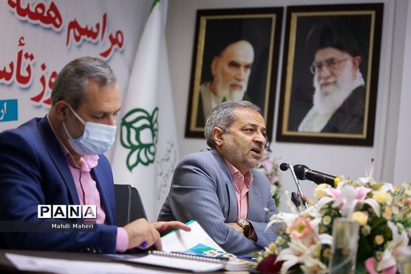 مراسم هفته گرامیداشت مقام شامخ معلم و سالروز تاسیس سازمان دانش‌آموزی