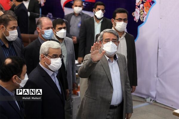 بازدید وزیر کشور از ستاد ثبت نام سیزدهمین دوره انتخابات ریاست جمهوری