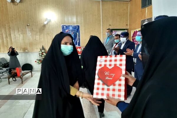 تجلیل از کارکنان نمونه آموزشگاه نمونه نرجس در زابل