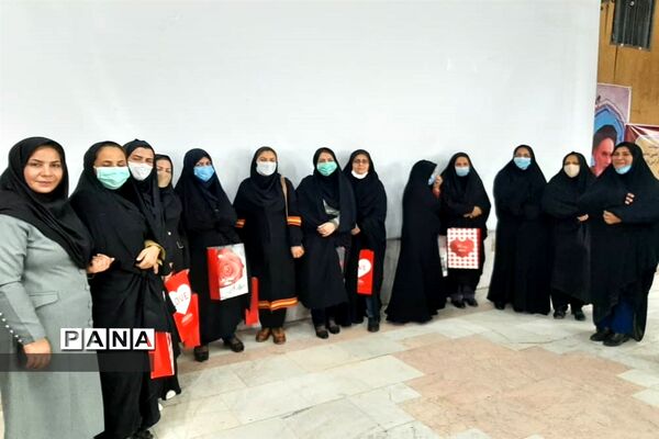 تجلیل از کارکنان نمونه آموزشگاه نمونه نرجس در زابل