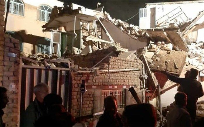 جستجو تا ساعت22 برای یافتن ساکنان ساختمان ریخته شده میدان راه آهن