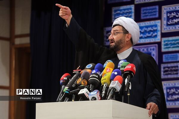 نخستین روز ثبت‌نام از داوطلبان انتخابات سیزدهمین دوره ریاست‌جمهوری