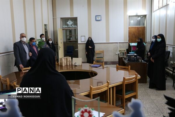 تقدیر از کارکنان سازمان دانش‌آموزی ناحیه یک ری به مناسبت سالروز تاسیس سازمان دانش‌آموزی