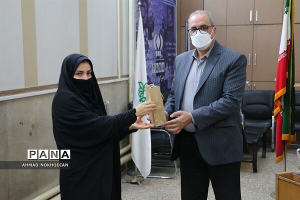 تقدیر از کارکنان سازمان دانش‌آموزی ناحیه یک ری به مناسبت سالروز تاسیس سازمان دانش‌آموزی