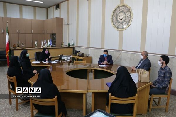 تقدیر از کارکنان سازمان دانش‌آموزی ناحیه یک ری به مناسبت سالروز تاسیس سازمان دانش‌آموزی