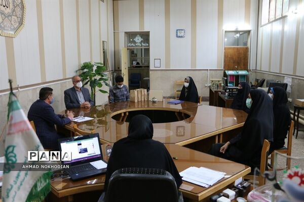 تقدیر از کارکنان سازمان دانش‌آموزی ناحیه یک ری به مناسبت سالروز تاسیس سازمان دانش‌آموزی