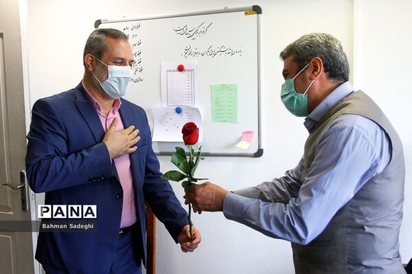 تقدیر از کارکنان سازمان دانش‌آموزی به مناسبت سالروز تاسیس سازمان دانش‌آموزی