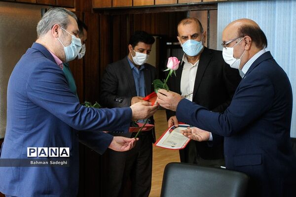 تقدیر از کارکنان سازمان دانش‌آموزی به مناسبت سالروز تاسیس سازمان دانش‌آموزی