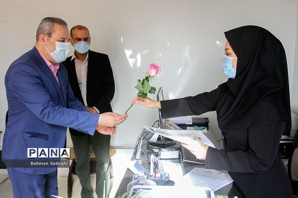تقدیر از کارکنان سازمان دانش‌آموزی به مناسبت سالروز تاسیس سازمان دانش‌آموزی