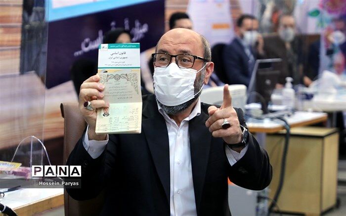 حسین دهقان در انتخابات ریاست‌جمهوری ثبت‌نام کرد