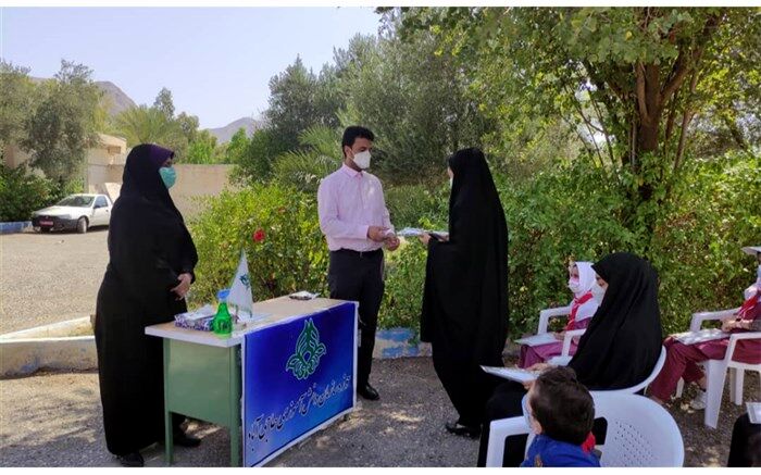 تجلیل از دانش آموزان پیشتاز فعال سازمان دانش شهرستان حاجی آباد