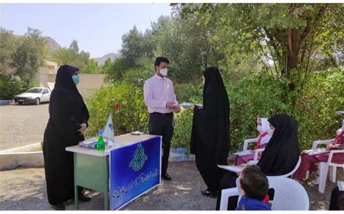 تجلیل از دانش آموزان پیشتاز فعال سازمان دانش شهرستان حاجی آباد