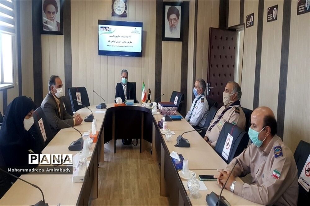 دیدار مربیان پیشتاز شهرستان بیرجند با مدیر آموزش و پرورش به مناسبت ۲۱ اردیبهشت ماه