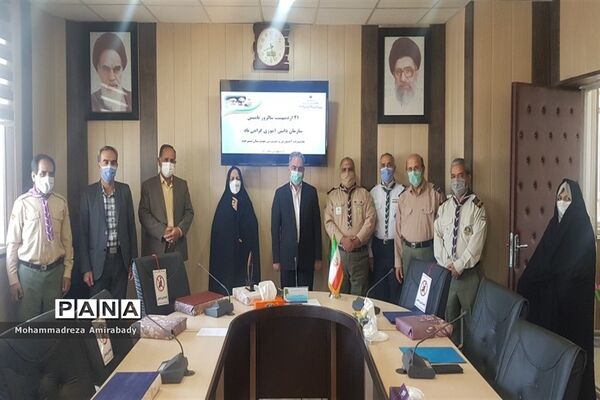 دیدار مربیان پیشتاز شهرستان بیرجند با مدیر آموزش و پرورش به مناسبت ۲۱ اردیبهشت ماه