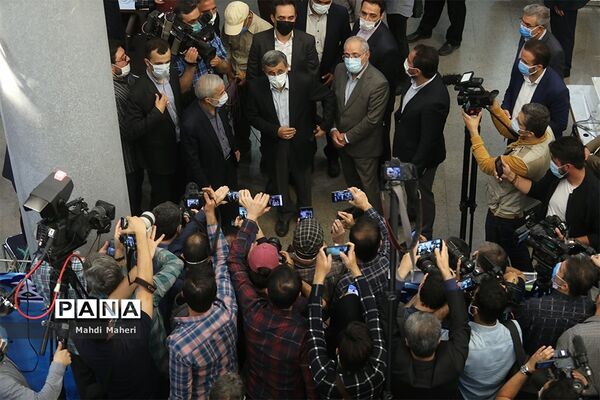 دومین روز ثبت‌نام از داوطلبان انتخابات سیزدهمین دوره ریاست‌جمهوری
