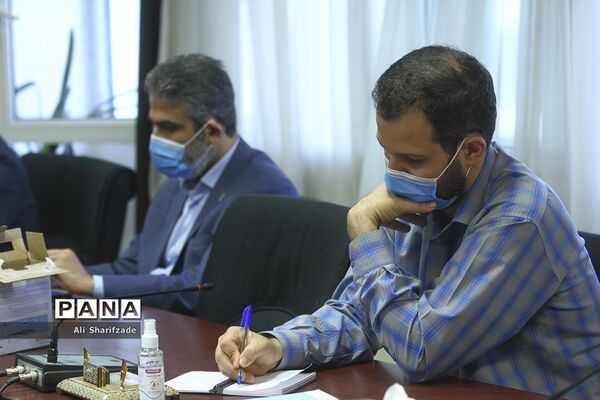 شورای هماهنگی تشکل‌های دانش آموزی با موضوع رای اولی‌ها