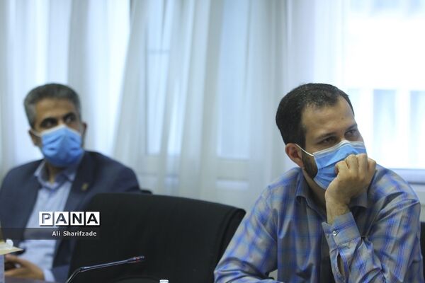 شورای هماهنگی تشکل‌های دانش آموزی با موضوع رای اولی‌ها