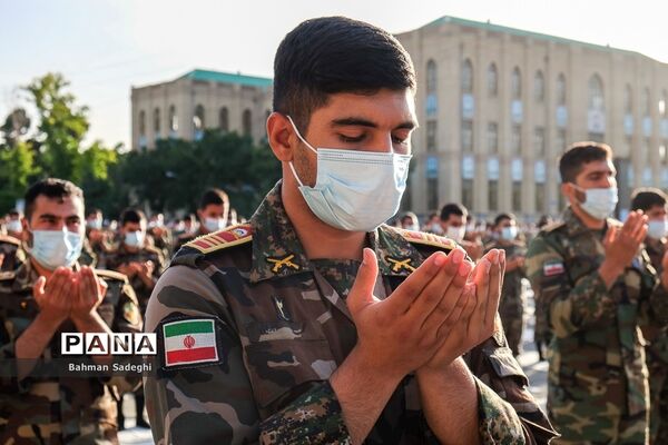 اقامه نماز عید فطر در دانشگاه افسری امام علی (ع)