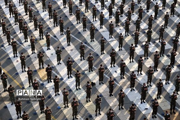 اقامه نماز عید فطر در دانشگاه افسری امام علی (ع)