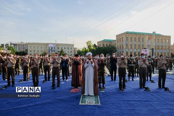 اقامه نماز عید فطر در دانشگاه افسری امام علی (ع)