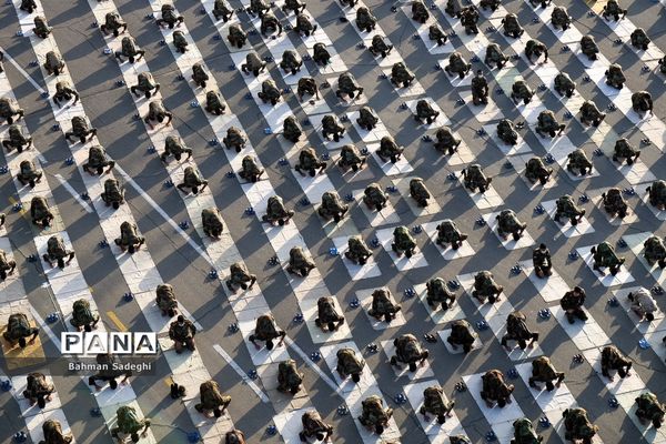 اقامه نماز عید فطر در دانشگاه افسری امام علی (ع)