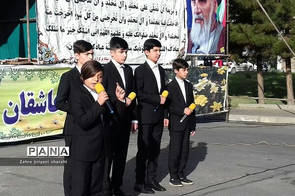 اقامه نماز عید فطر در خاورشهر بارعایت پروتکل و فاصله گذاری