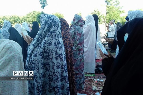 اقامه نماز عید فطر در خاورشهر بارعایت پروتکل و فاصله گذاری