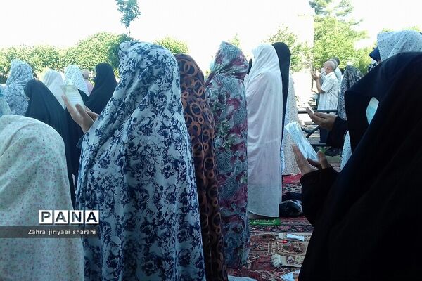 اقامه نماز عید فطر در خاورشهر بارعایت پروتکل و فاصله گذاری