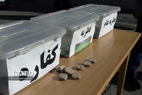 اقامه نماز عید فطر در خاورشهر بارعایت پروتکل و فاصله گذاری