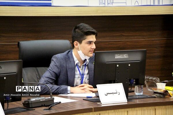 برگزاری نشست مجلس دانش آموزی استان یزد