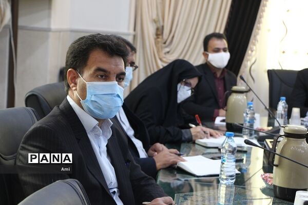 نشست قائم مقام سازمان دانش آموزی با رؤسای آموزش و پروش یزد