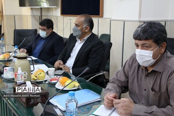 نشست قائم مقام سازمان دانش آموزی با رؤسای آموزش و پروش یزد