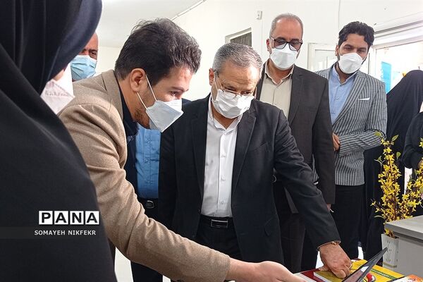 بازدیدمعاون پرورشی و فرهنگی وزارت آموزش و پرورش از دبیرخانه داوری جشنواره معلمان مؤلف