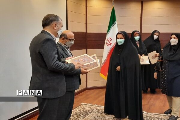 تجلیل از دانش‌آموزان برتر جشنواره نوجوان خوارزمی منطقه ۱۳