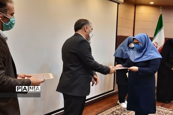 تجلیل از دانش‌آموزان برتر جشنواره نوجوان خوارزمی منطقه ۱۳