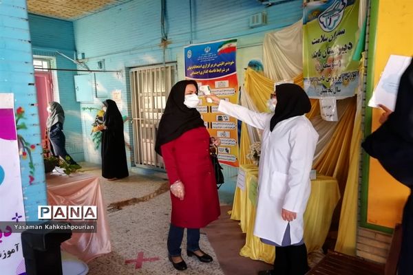 نخستین روز برگزاری امتحانات نهایی پایه نهم در دبیرستان پاینده  اهواز