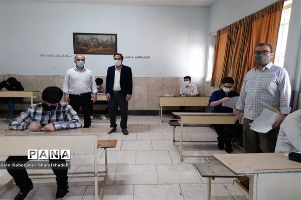برگزاری امتحانات نهایی سال  1400 دانش آموزان پایه نهم در مدرسه نور منطقه 16