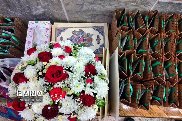 مراسم تجلیل از مدیران تلاش گر حوزه ابتدایی شهرستان امیدیه